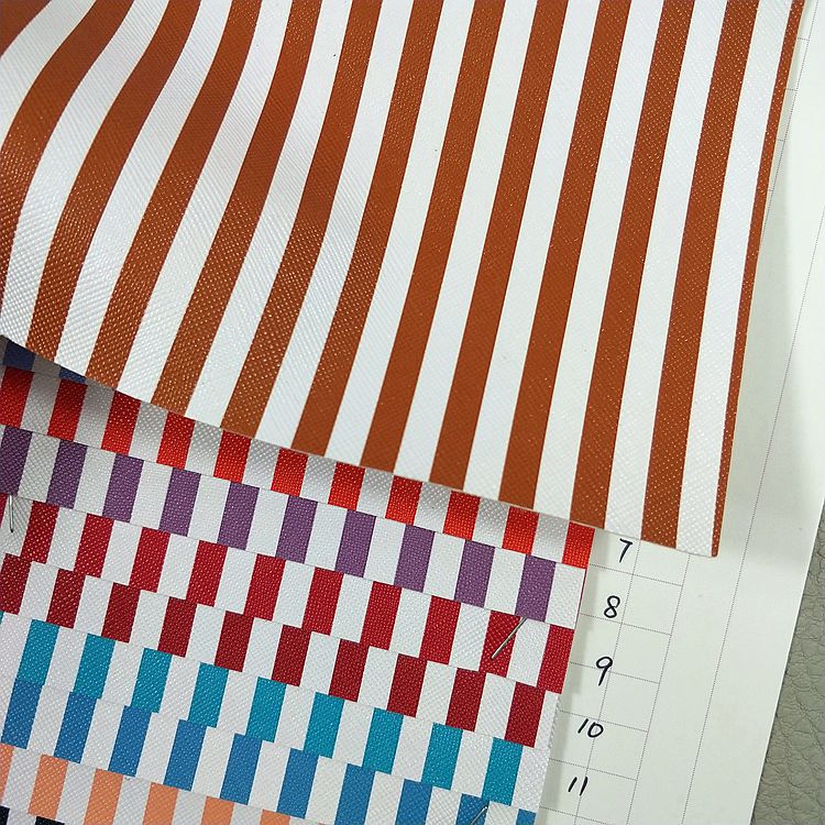 条纹包装革材料L5067箱包手袋皮革面料十字纹条纹皮革印花人造革