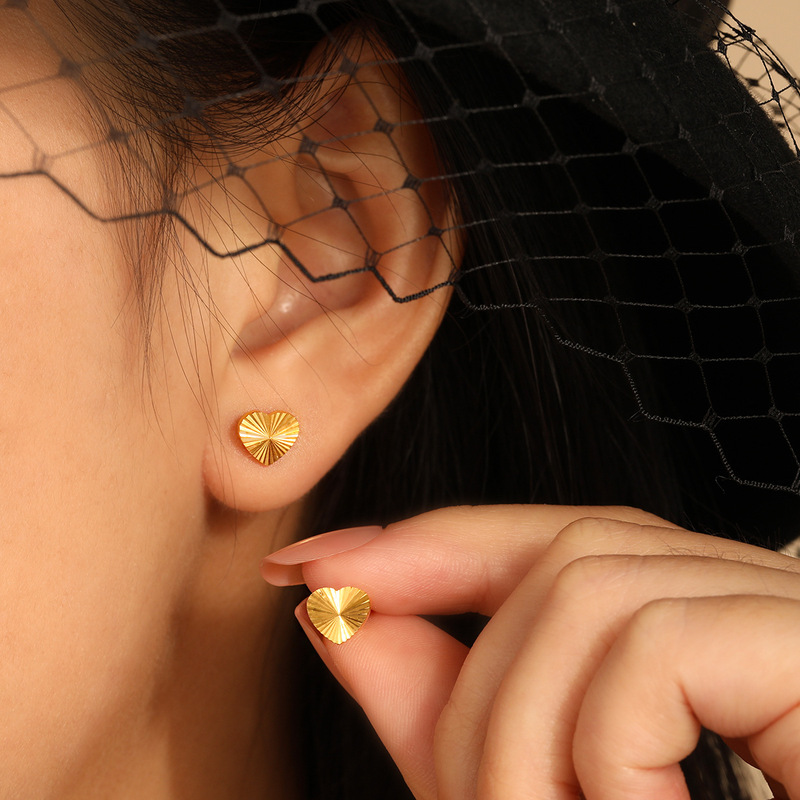 Japanese and Korean Style Minimalist Design Laser Love Ear Nail Fashionable Personalized All-match Sweet Light Luxury Titanium Steel Earrings Japanese and Korean Style Minimalist Design Laser Love Ear Nail Fashionable Personalized All-match Sweet Light Luxury Titanium Steel Earrings
