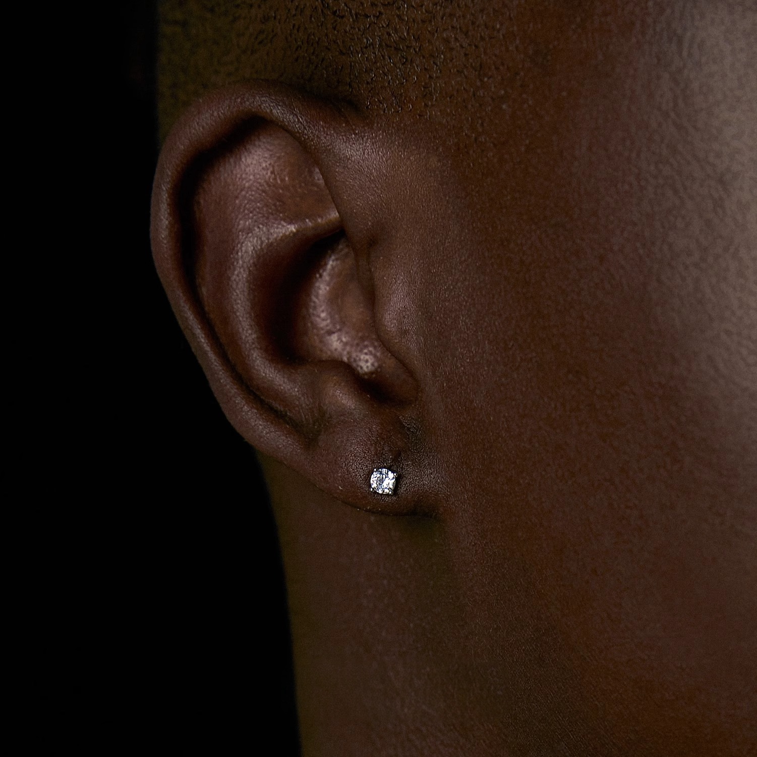 925 Silver Needle European And Hip-Hop American Style Diamond Stud Men's Cool Four-Prong Super Shiny Earrings_voghion.com