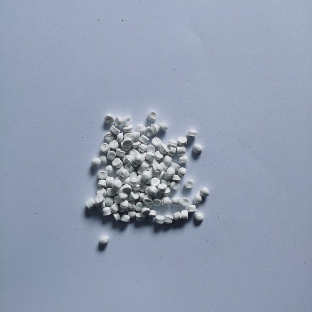 NSF认证料厂家饮用水管料环保等级料PVC颗粒聚氯乙烯颗粒