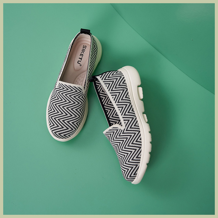 B888-42025 Herbst Winter Neue Licht Kissen Anti-Slip Runde Kappe Mittleren Alters Und Ältere Komfortable Atmungsaktive Flache Schuhe_voghion.com