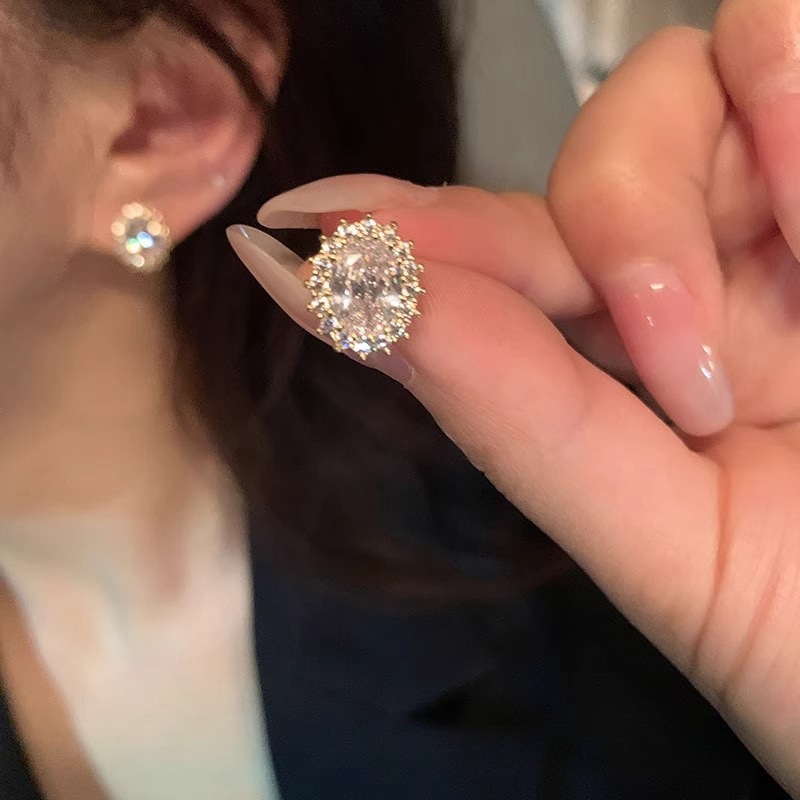Medieval estilo europeo y americano pendientes franceses lujosos pendientes únicos 2026 nuevo estilo explosivo nicho de diseño sensación de pendientes para mujeres