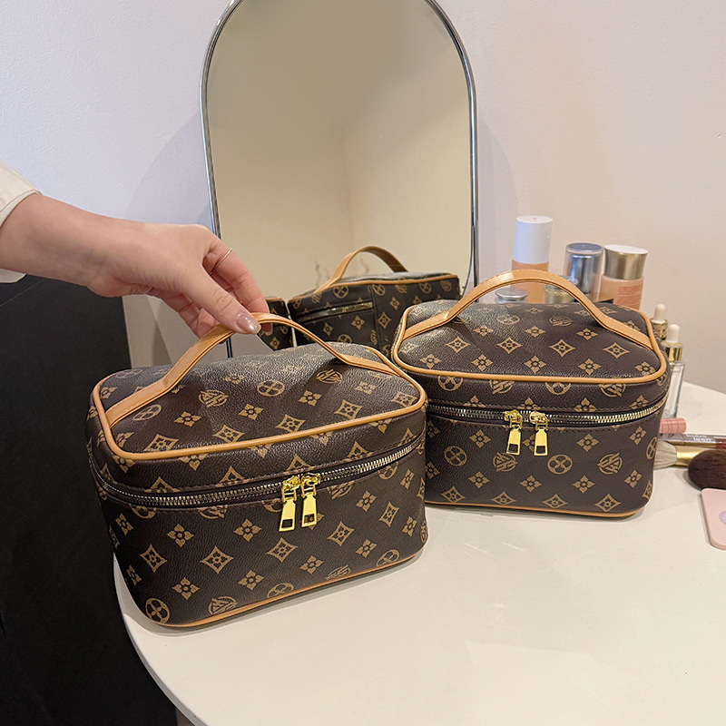 New Large-Capacity Portable Travel Cosmetic Storage Bag for Women, Suitable for Business Trips, Hand-Held Toiletry Bag