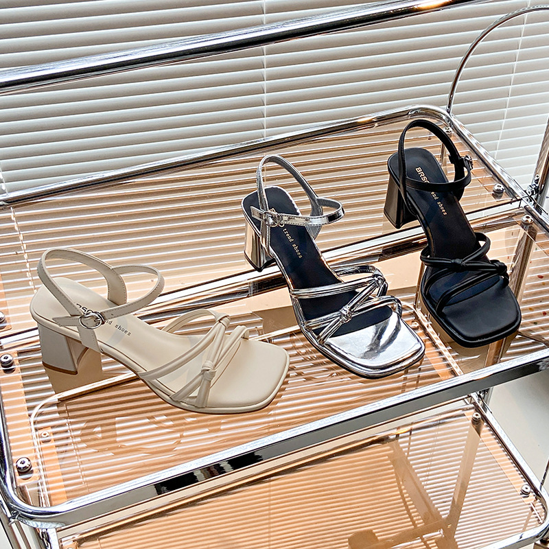 Small Size Chunky Heel Sandals for Women, Summer 2025 New Style, Suitable for Pairing with Skirts, Single Strap High Heels, Fairy Style Square Toe