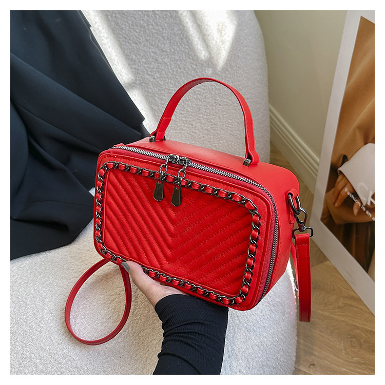 Women's 2023 Small Fragrant Wind Weaving Chain Single Shoulder Crossbody Bag Embroidered Thread Chain Handheld Small Square Bag_voghion.com