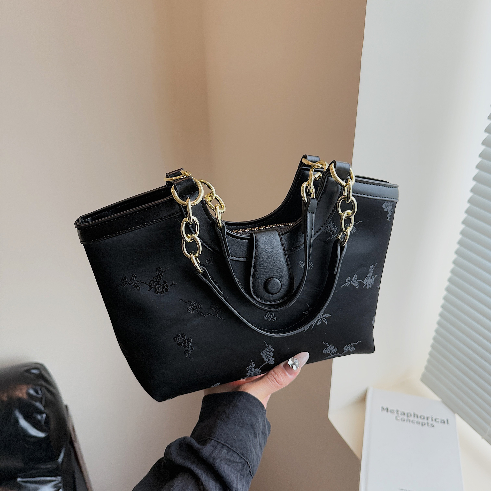 链条女士包包2025秋冬款时尚手提包新潮休闲单肩斜挎包女包