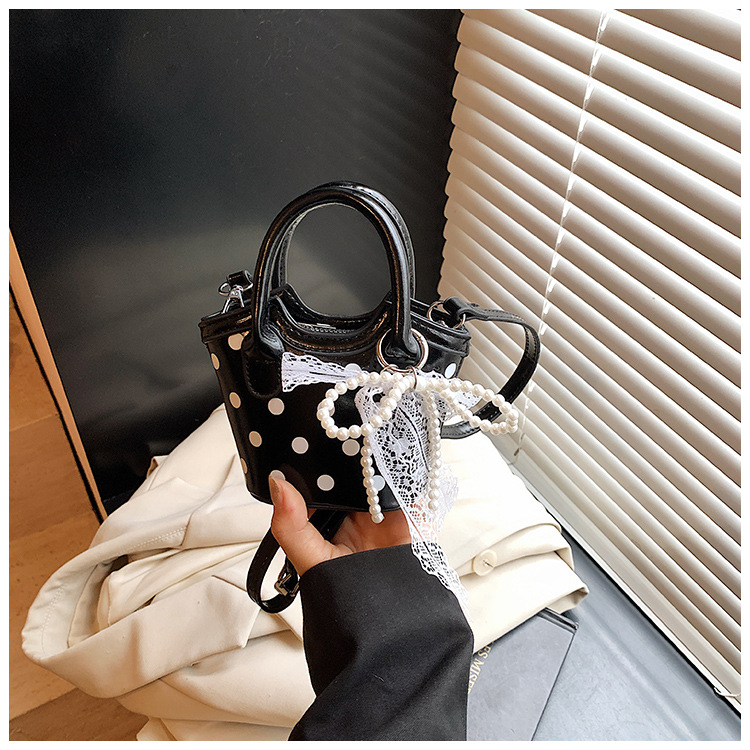 블랙 벨트 펜던트