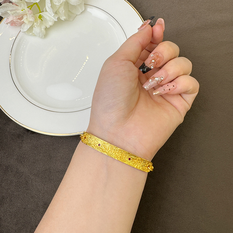 Pulsera de oro de arena vietnamita antigua, nueva línea retro con incrustaciones de estilo chino, media pulsera, sentido de diseño, joyería de nicho que no se desvanece durante mucho tiempo