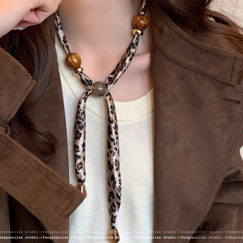 Maillard Leopard Print Silk Scarf Necklace Women's Retro Niche Design Versatile Sweater Chain Fashionable and Unique Accessories Maillard Leopard Print Silk Scarf Necklace Women's Retro Niche Design Versatile Sweater Chain Fashionable and Unique Accessories