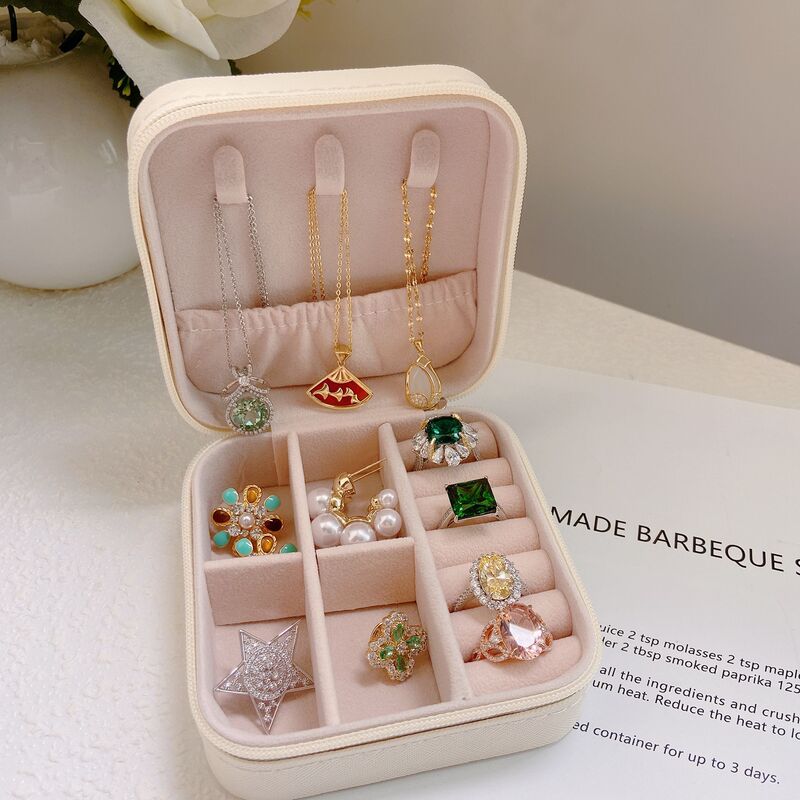 High luxury simple jewelry storage portable jewelry box jewelry earrings necklace bracelet ring packaging box wholesale High luxury simple jewelry storage portable jewelry box jewelry earrings necklace bracelet ring packaging box wholesale