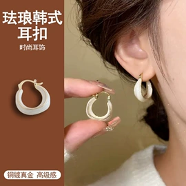 耳钉;耳环;项链