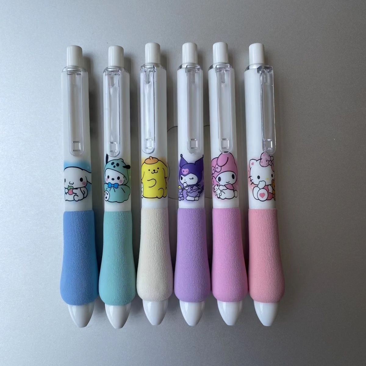 Sanrio bolígrafo de presión de funda de esponja de alto valor estudiante 0.5 bolígrafo de góner lindo de secado rápido ST bolígrafo de agua negra al por mayor
