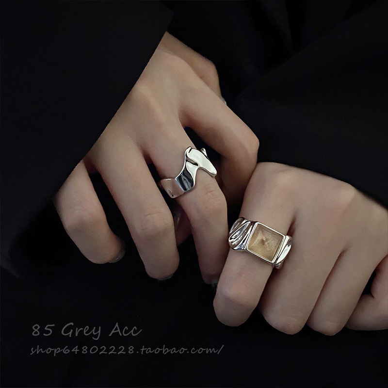 Anillo cuadrado chapado en plata S925 para mujer, anillo abierto en forma de V geométrico de moda vintage, anillo irregular para el dedo índice estilo ins.