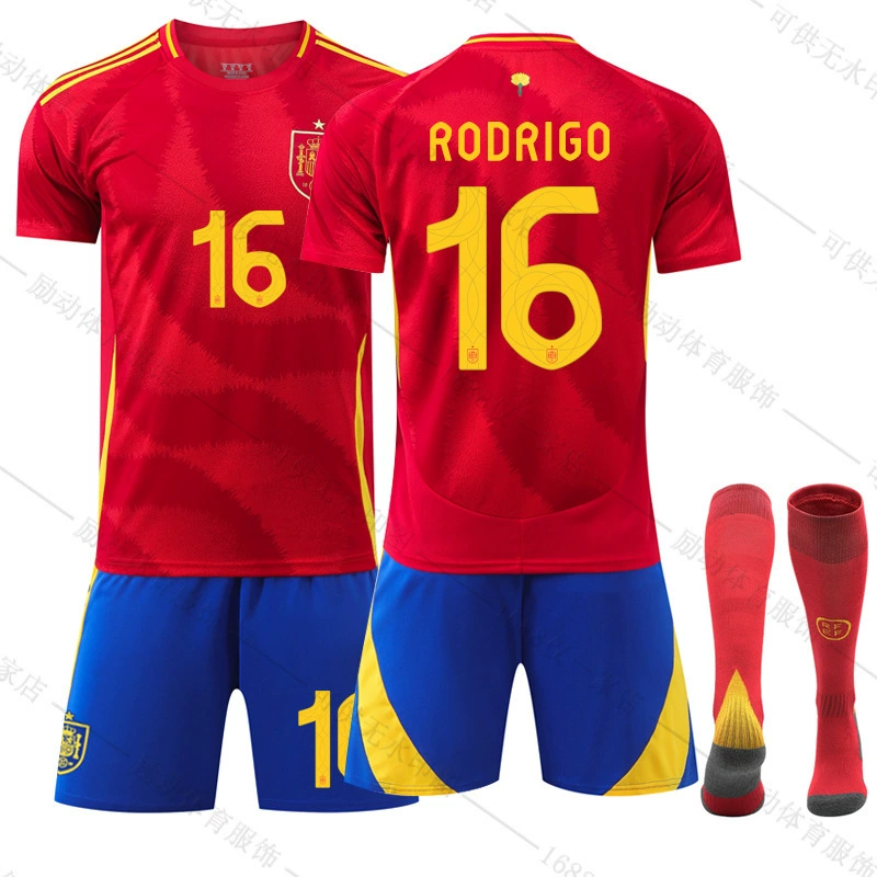 Футбол Training Kit (Испания) №7, юноши и взрослые размеры, набор с носками и защитными щитками