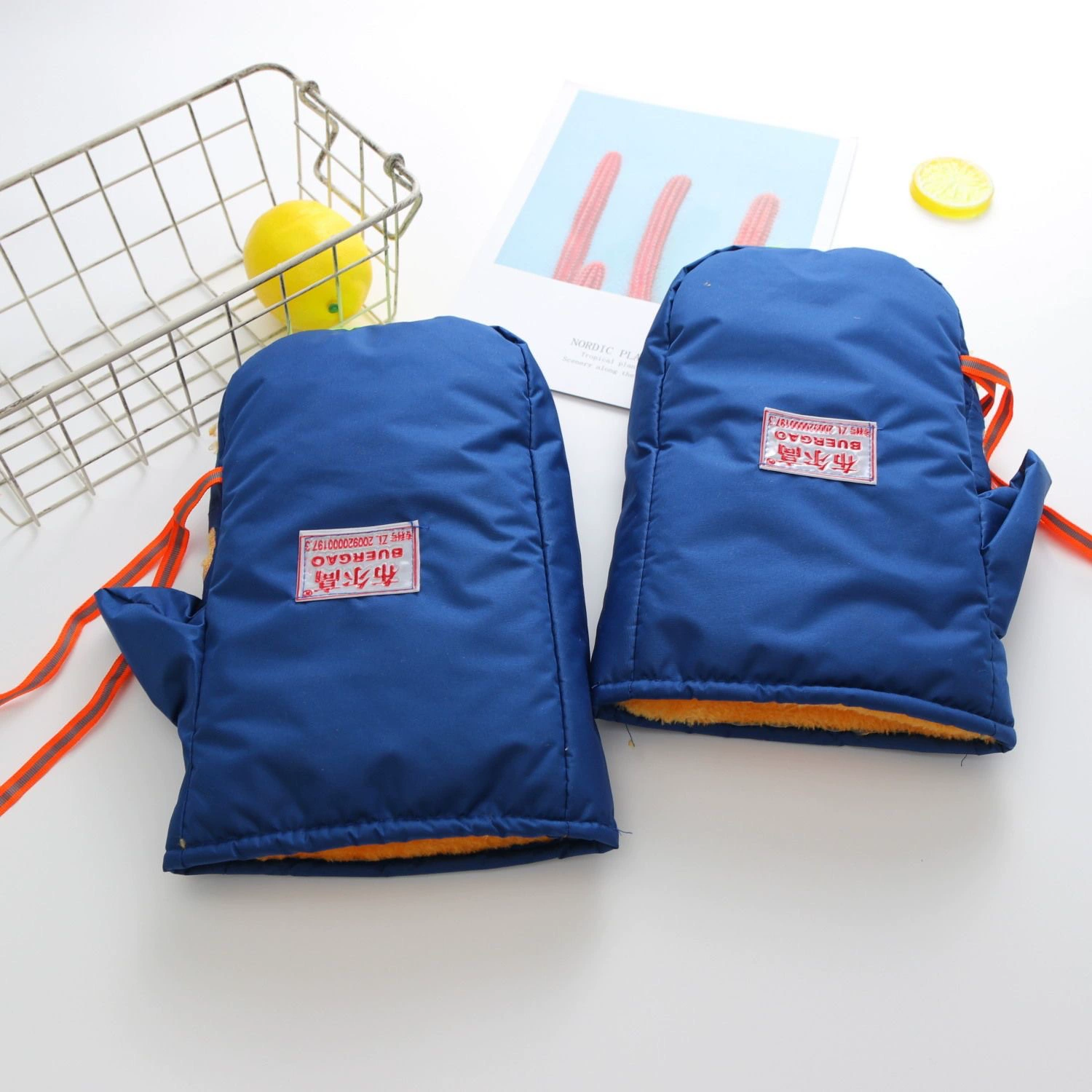 Зимние теплые перчатки для электромобилей