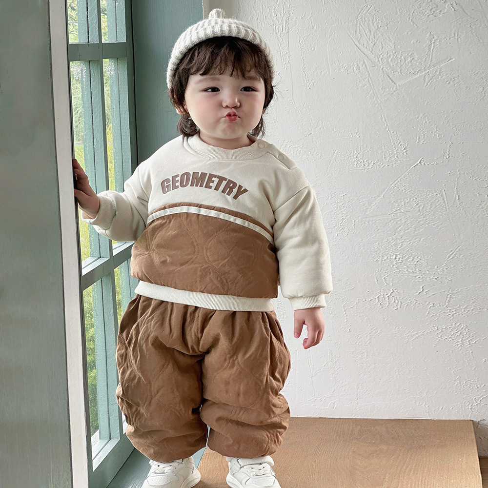 2024 ropa para niños coreanos otoño e invierno engrosamiento traje cálido para niños de 1 a 3 años traje de salida acolchado de dos piezas 2