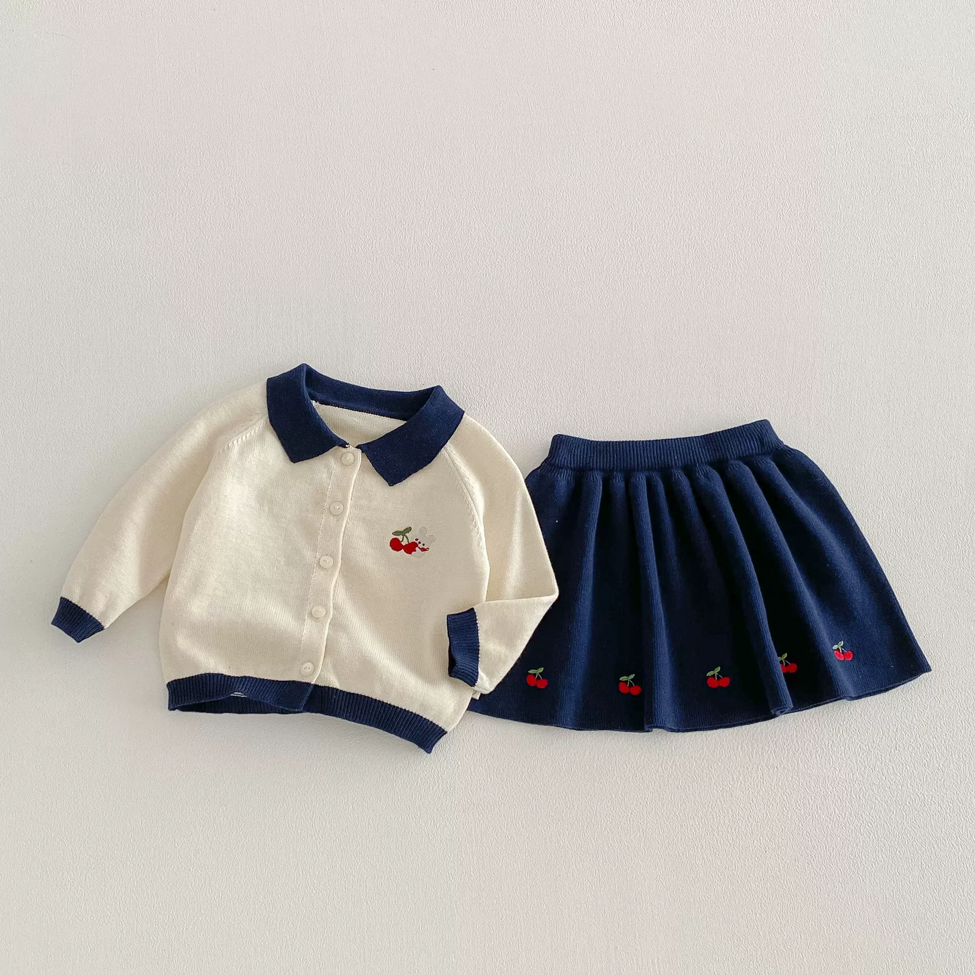 女童学院风套装2026新款春季宝宝樱桃针织衫开衫毛衣半身裙两件套
