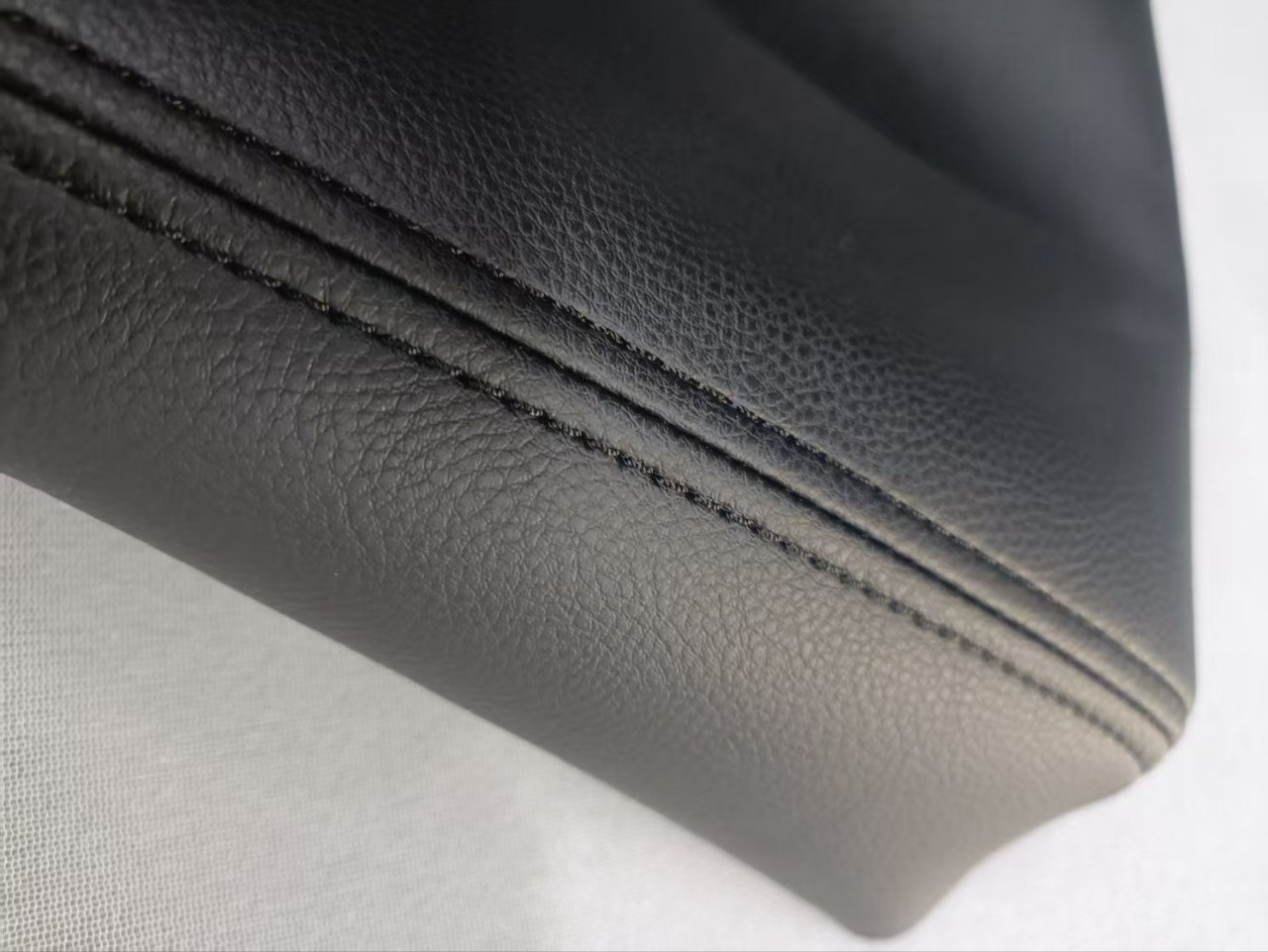Suitable for 14-17 Lexus Is250/350 Center Console Armrest Leather Cover and Leather Handbrake Cover