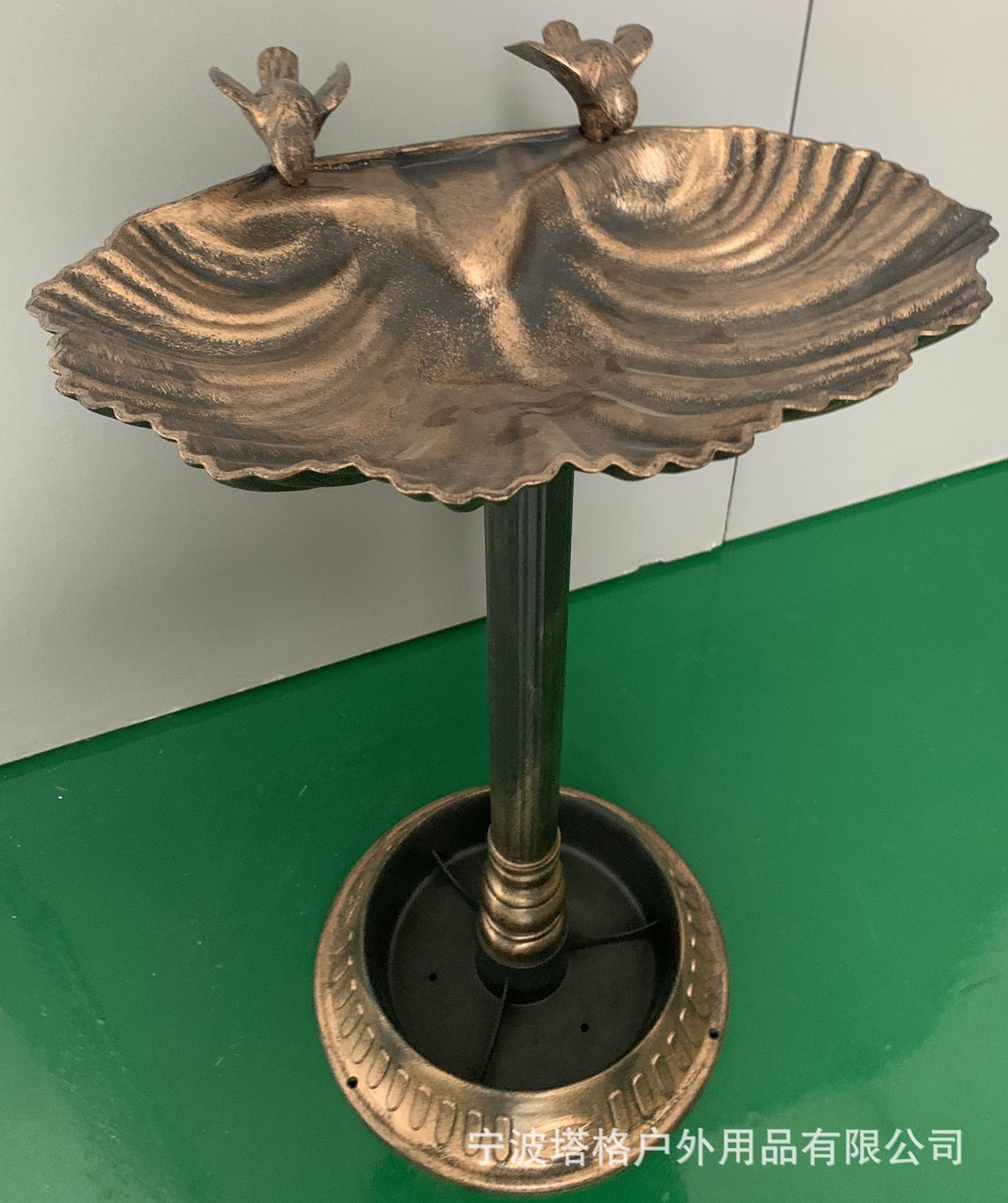 Handicraft shell Bird Benfets attracts birds ecological diversification