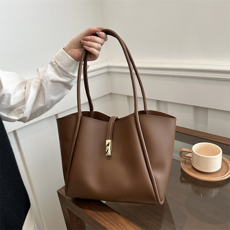 Bolso popular de este año para mujeres 2024 otoño invierno bolso de mujer bolso de hombro bolso de viaje de gran capacidad bolso de madre bolso de alta calidad
