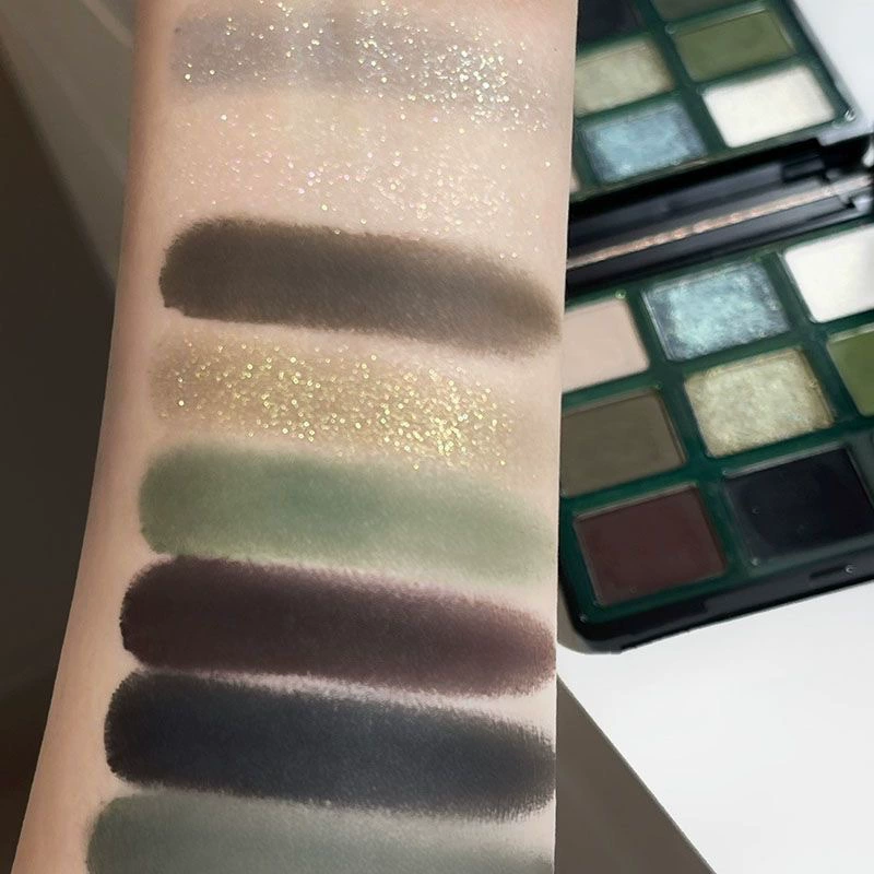 Eyeshadow palette 9-color cat eye, green matte and shimmer shades, compact mirror case