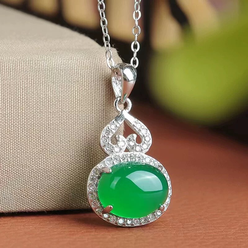 Natural Chalcedony Gourd Pendant Necklace, Ice-Type Jade, New Chinese Style, Comparable to Emerald Green Agate Inlaid Jewelry