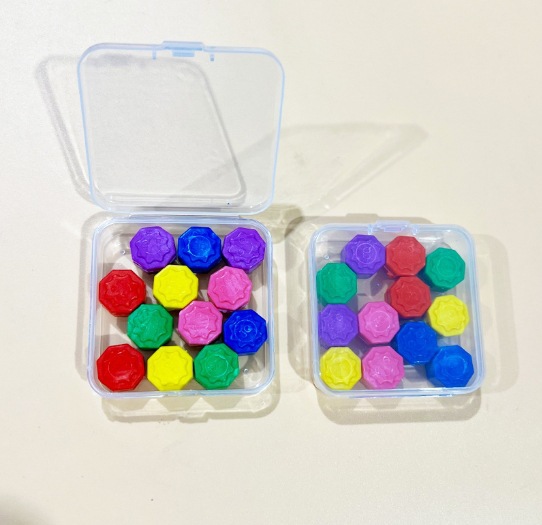 Colorful catching stones [1 box of 12 pieces]