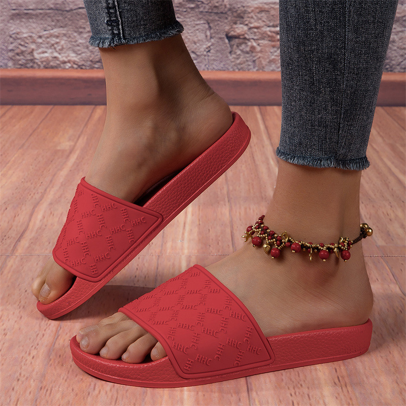 Zapatillas de baño caseras para mujeres frescas 2024 Verano nuevo fondo suave mojado zapatillas al aire libre para mujeres