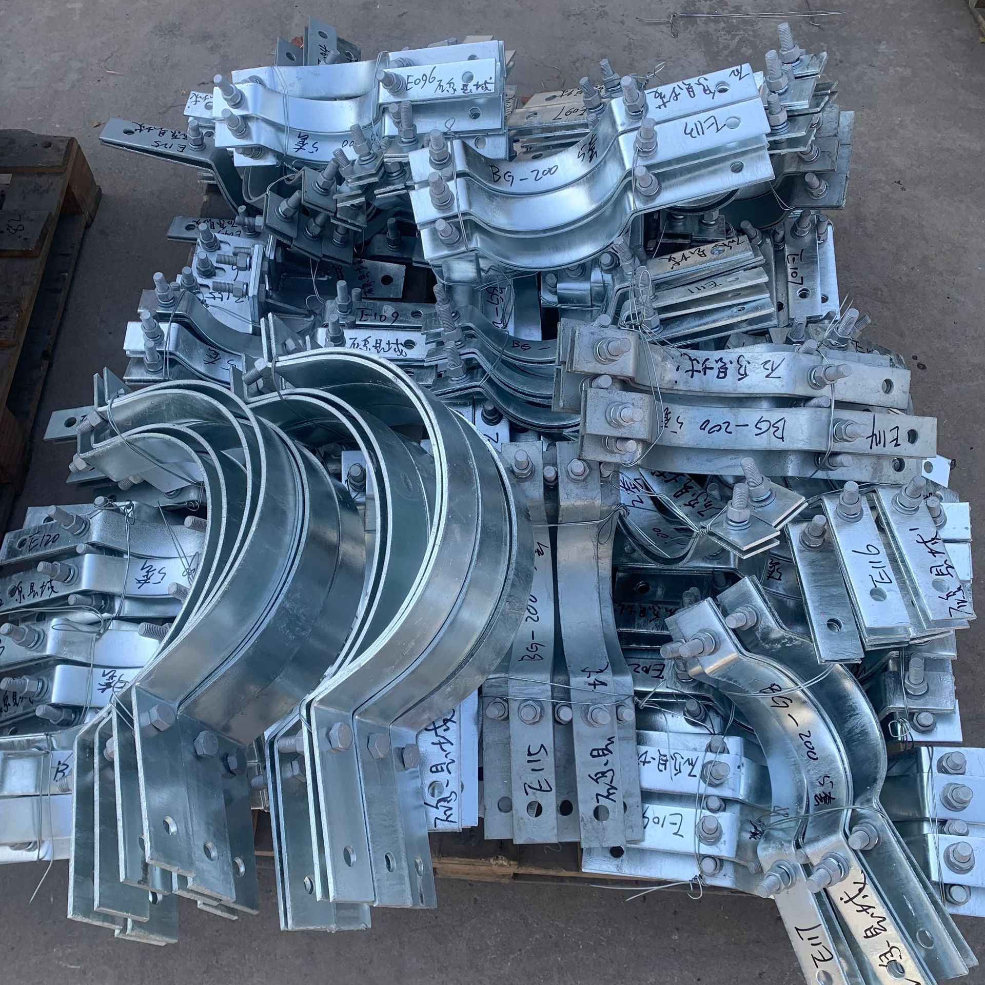 鲁强电缆光缆抱箍BG-紧固夹具 热镀锌固定支架