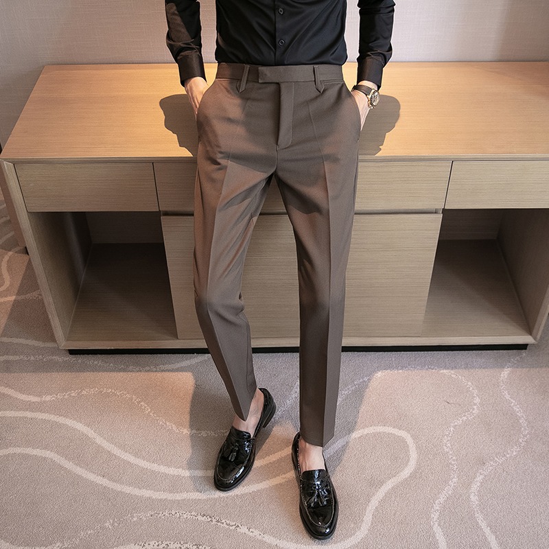 Pantalones de traje de los hombres británicos de Yupi Brown de alto grado ruffle guapo pantalones de traje de negocios formales de verano Pantalones de drapeado flaco