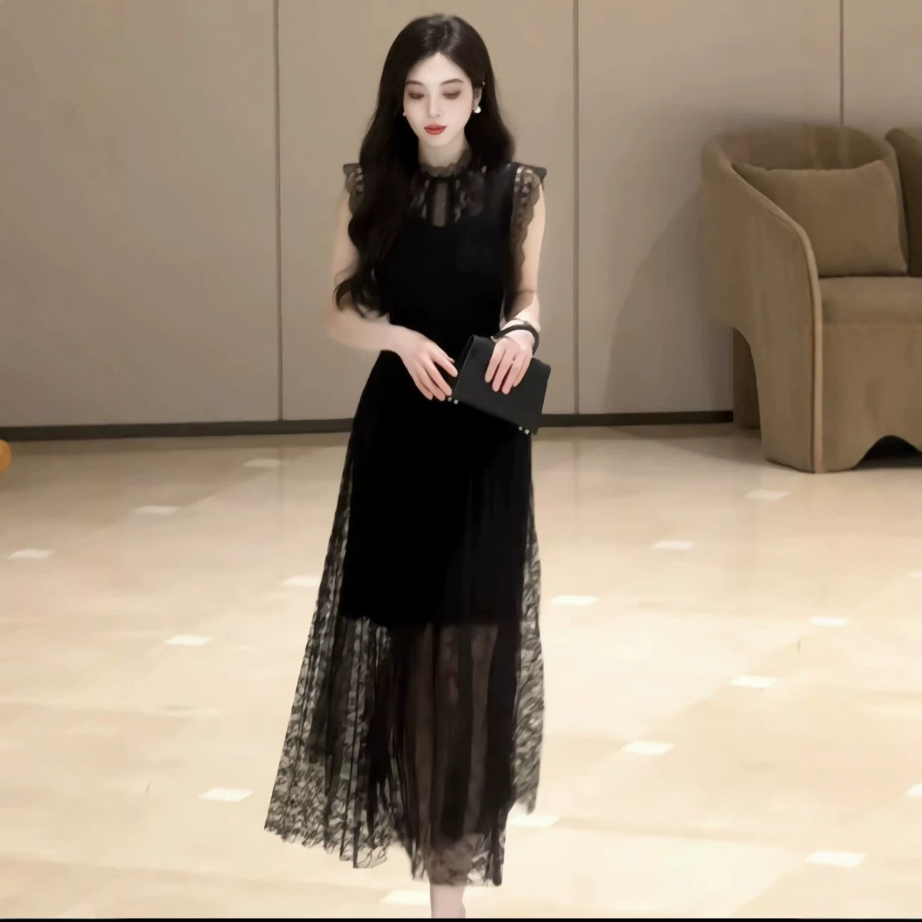 Đầm suông nữ midi thiết kế thanh lịch tay ngắn cổ tròn — đen chi tiết 1