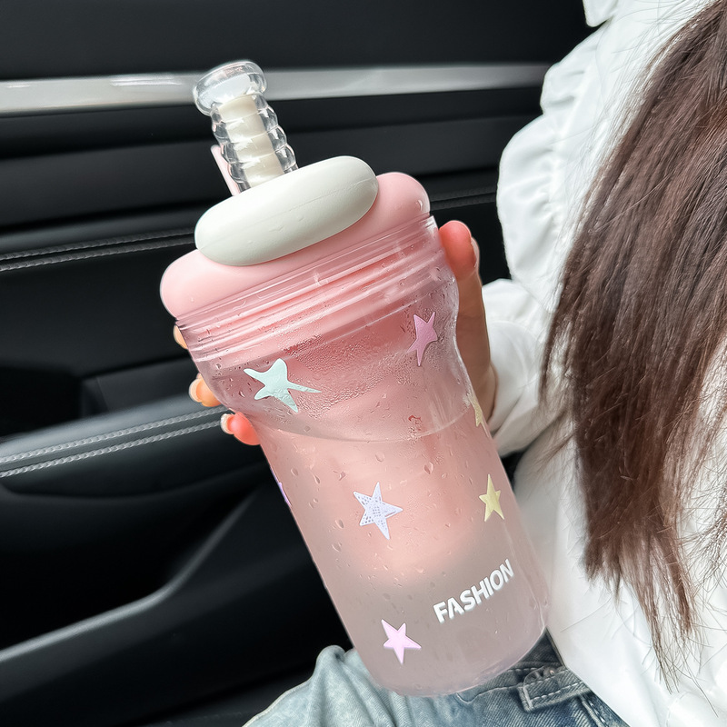 ウォーターカップ夏の女の子の見栄えの良いトリタンストローカップ 2025 新しい大容量ポータブルプラスチックカップ外出用|undefined