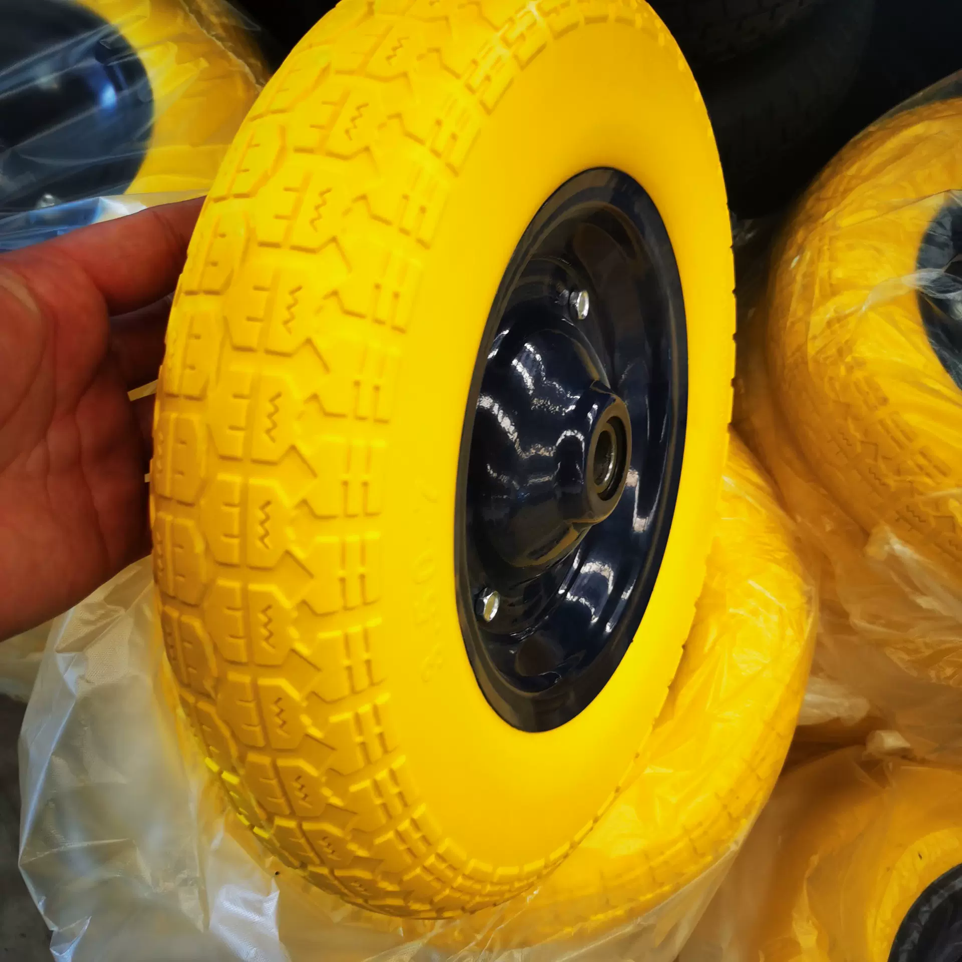 源头工厂聚氨酯PU发泡轮14寸3.50-7免充气独轮车轮胎FLAT FREE