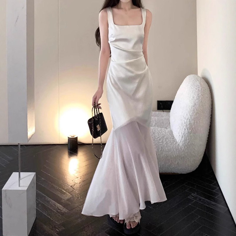 Summer New White Satin Sleeveless Beautiful Little Dress with Large U-Neck Waist Slimming Look Long Wedding Dress