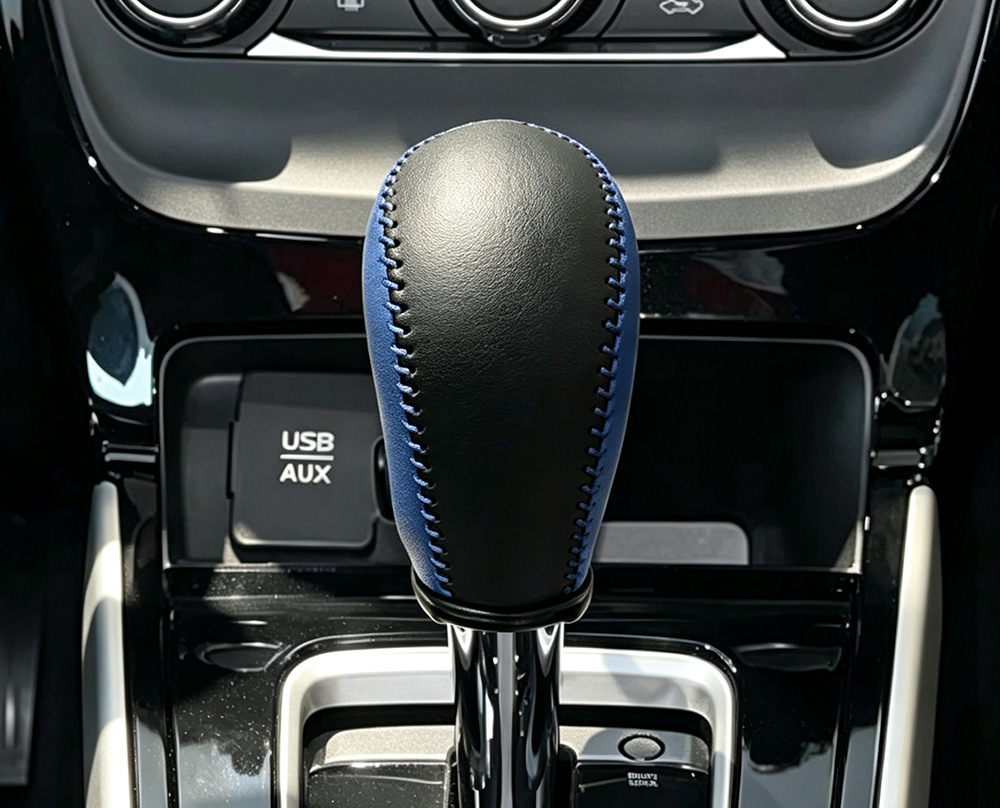 Leather car gear shift knob cover, hand-stitched, for Nissan 2012 New Sylphy, Qida, and Teana models. Also includes a handbrake cover and a gear shift cover