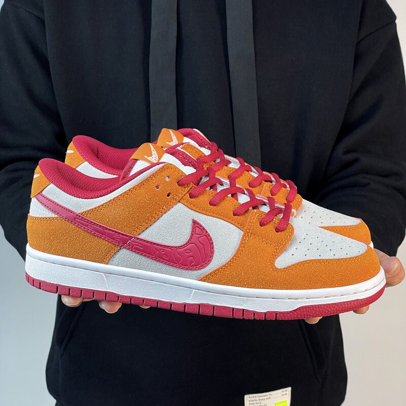 Aj Men's Shoes Dunk Brown Red Low-Top Sb Black and White Panda Three Princes Men and Women Couple Sneakers Air Force One Women's Shoes Aj Men's Shoes Dunk Brown Red Low-Top Sb Black and White Panda Three Princes Men and Women Couple Sneakers Air Force One Women's Shoes