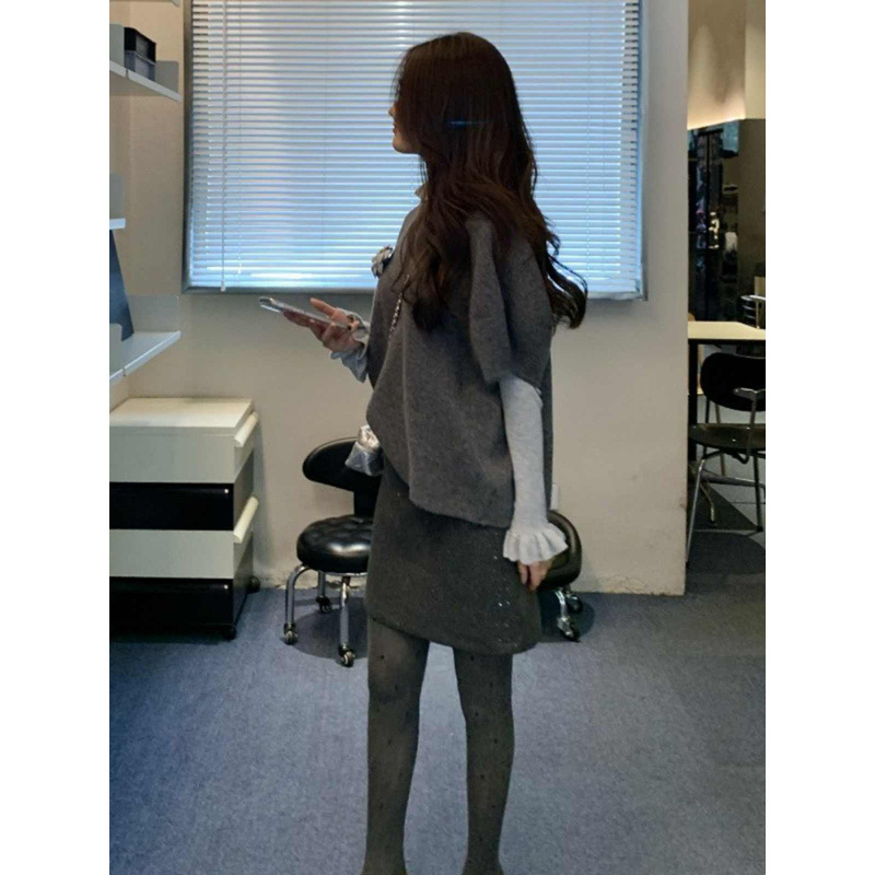 韓国系は早春の減齢洋気の美しいニットマントのベストシャツのファッションの2つのセットを組み合わせています。|undefined