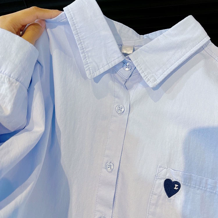 Синяя рубашка с длинными рукавами женская весна и осень 2025 новый шикарный карман маленькая любящая вышивка