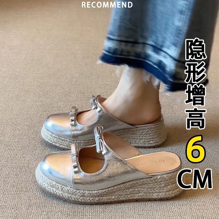 Versión de piel de oveja ~ Pastel de plataforma retro Baotou bowknot sandalias y zapatillas 2025 verano nuevo estilo ropa exterior media pantuflas mujeres