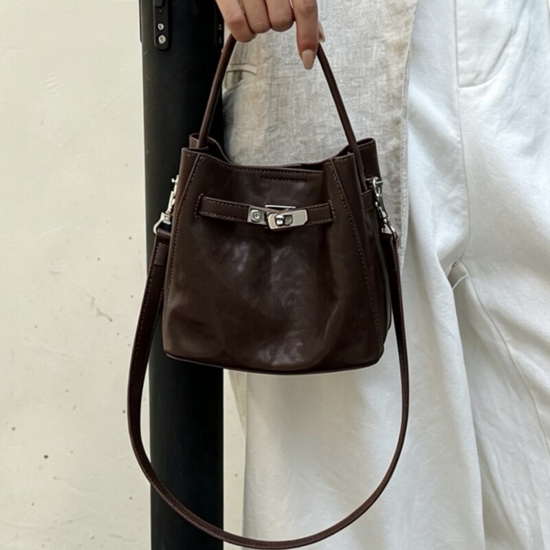 Cross-border high-end vintage casual bucket bag, 2026 new model, made of top-layer vegetable-tanned cowhide, fashionable and versatile handbag Cross-border high-end vintage casual bucket bag, 2026 new model, made of top-layer vegetable-tanned cowhide, fashionable and versatile handbag