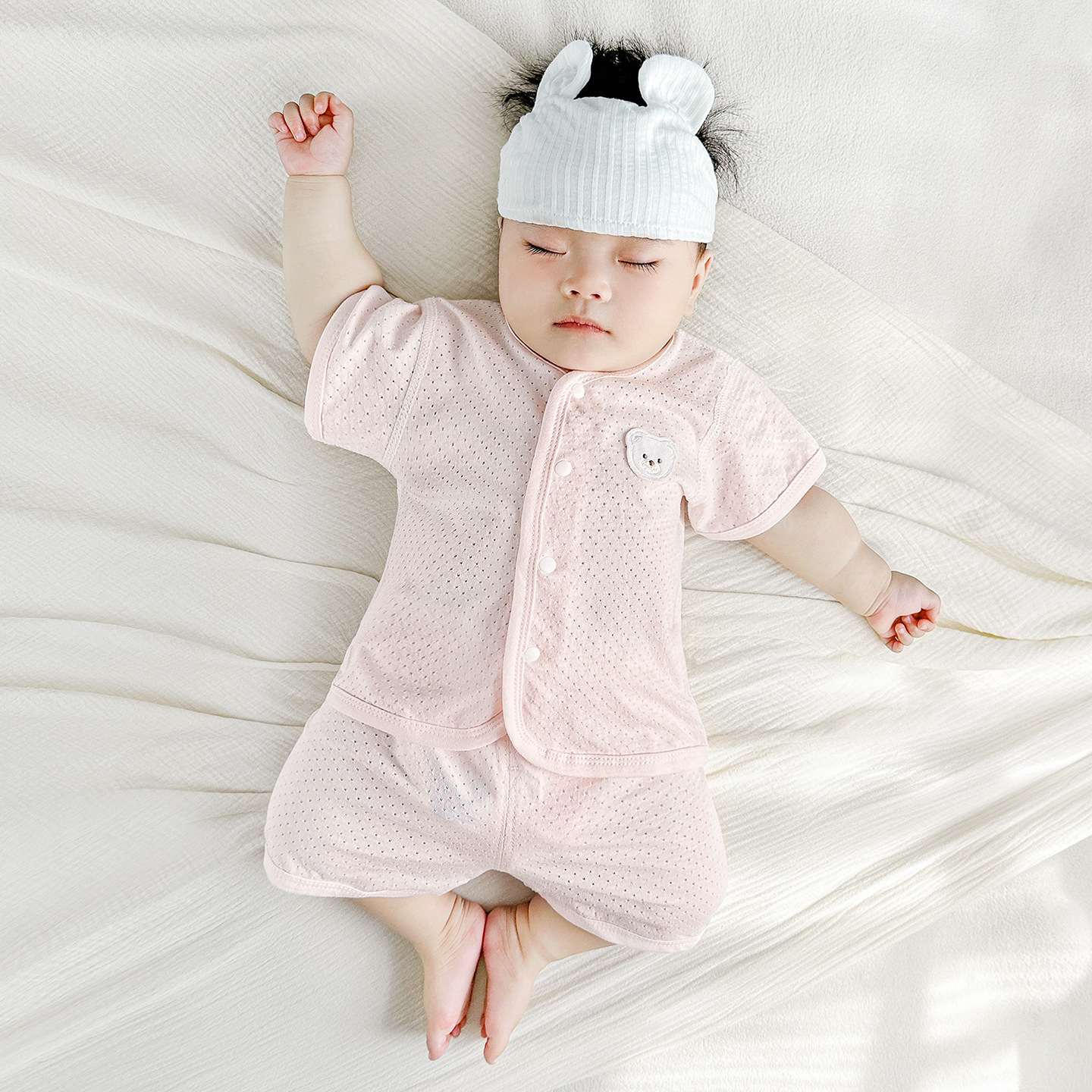 Conjunto de pijamas de verano para bebés, estilo fino, para niños y niñas, conjunto de verano de manga corta, ropa de bebé con abertura en la entrepierna.