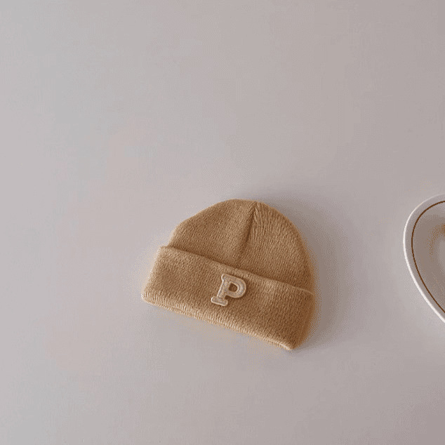Letter P 니트 모자 - 베이지