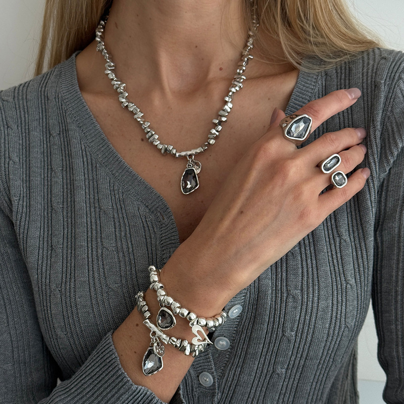 European and American Cross-Border Design Asymmetrical Ccb Beaded Necklace Accessible Luxury High-End Acrylic Diamond Clavicle Necklace Set