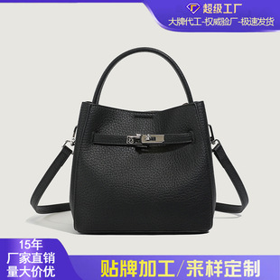 �羳ˮͰ���r�к��s�������|�ٴ�Ůʿ�μ������������ͨ�ڰ�б��