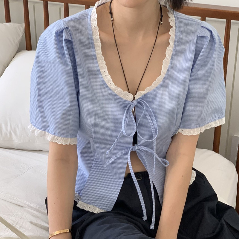 Korean-style plaid U-neck tie short-sleeve shirt for women with lace trim and puff sleeves, short and fresh, youthful plaid top Korean-style plaid U-neck tie short-sleeve shirt for women with lace trim and puff sleeves, short and fresh, youthful plaid top