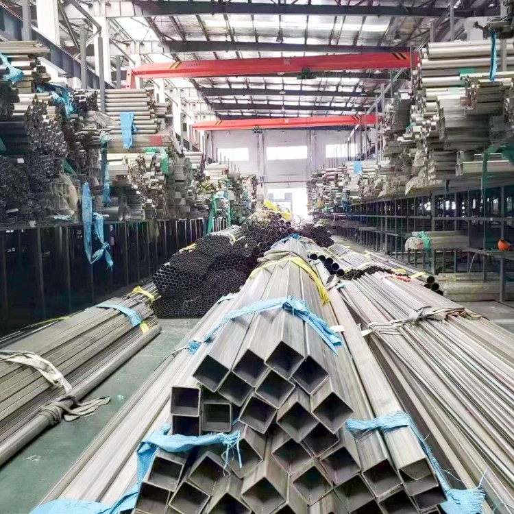 成都现货销售304不锈钢拉丝方管 圆管装饰方管保质保量