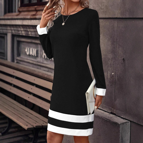 New European and American women's round-neck black-and-white contrast-color dress—fashionable.