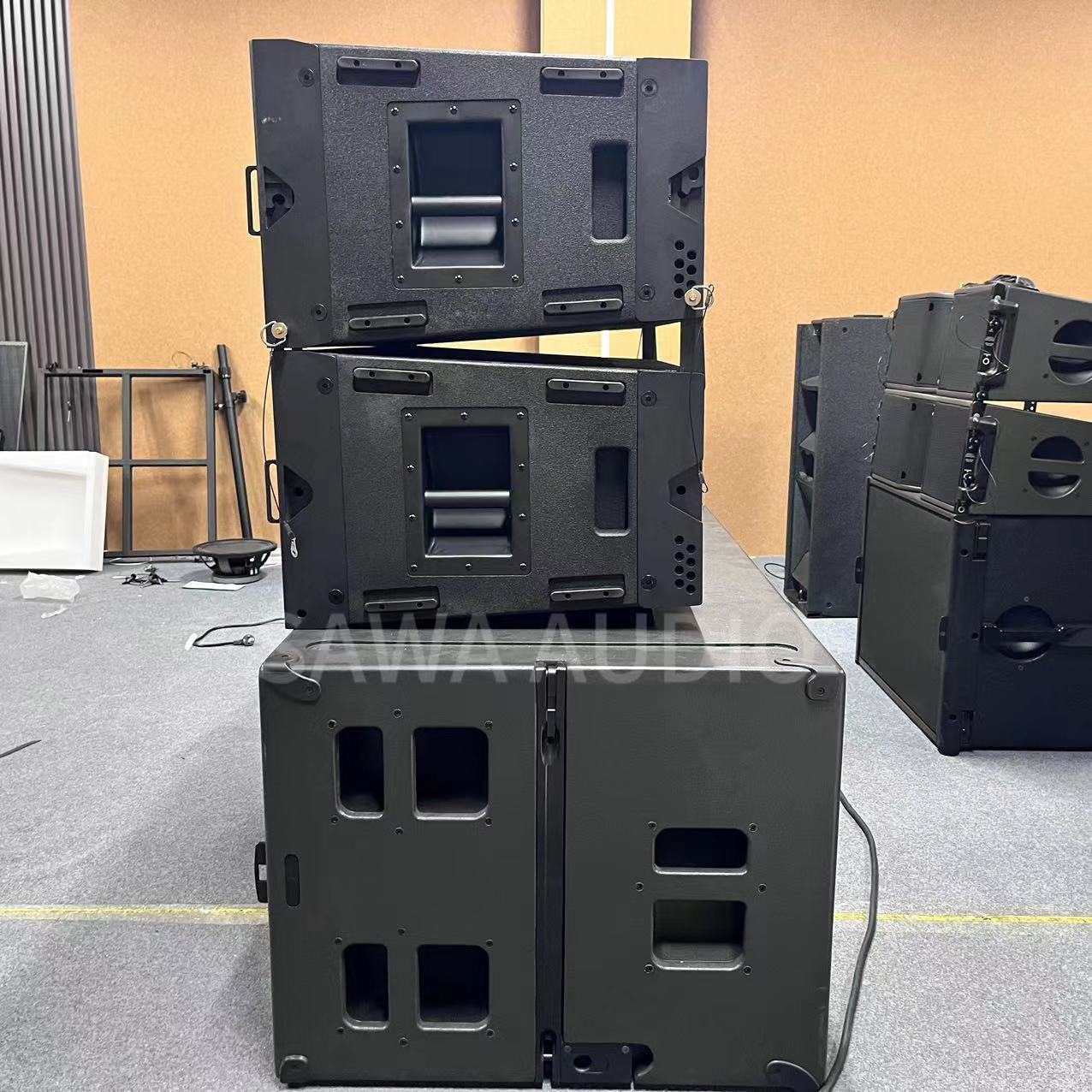 Audio de matriz de línea profesional de rendimiento al aire libre de triple frecuencia de 12 pulgadas, altavoz de barra de conferencia de alta potencia y alta presión