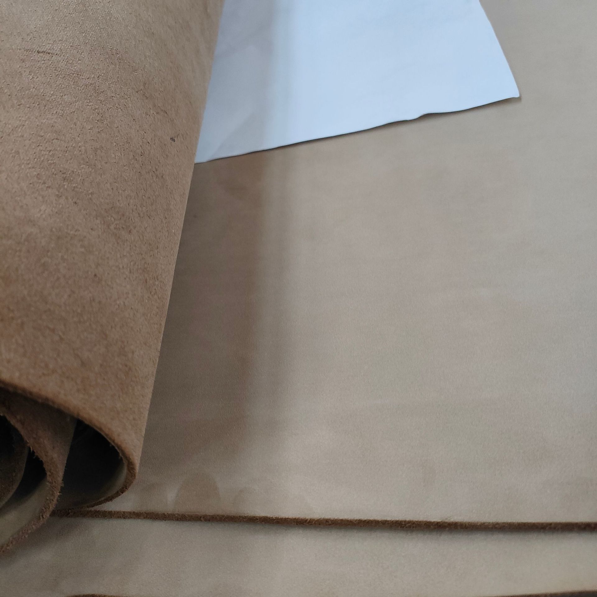 现货供应头层牛皮磨砂皮 3.0-3.5mm厚 DIY皮带牛巴戈牛皮真皮皮料