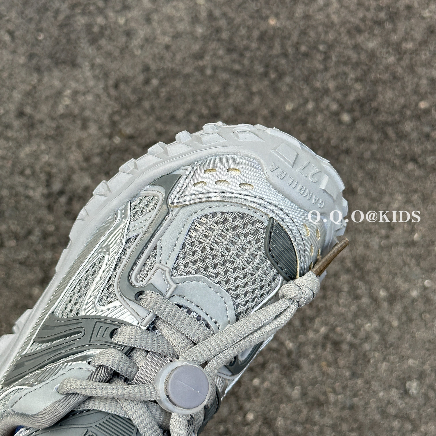 QQO Kinderschoenen 2023 Herfst Nieuwe Jongens Mode Tucker Tire Schoenen Antislip Sportschoenen Meisjes Papa schoenen_voghion.com